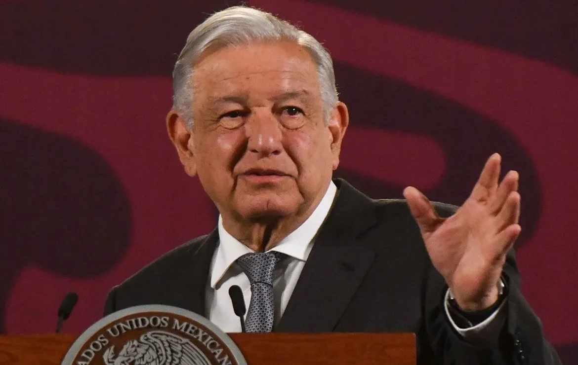 AMLO acusa ‘mano negra’ del INE en primer debate