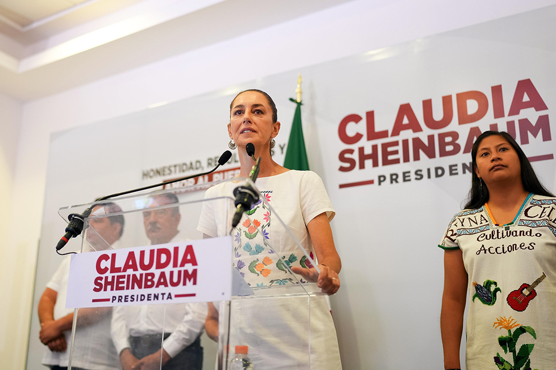 Claudia Sheinbaum llama a seguir con la política de la 4T