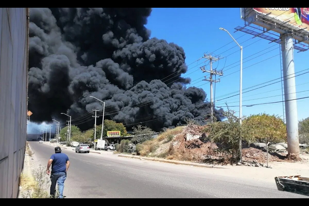 Se registra fuerte explosión de vehículo con combustible en Culiacán, Sinaloa