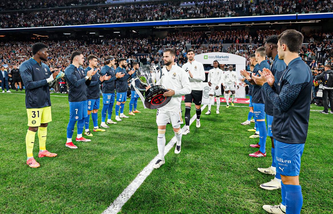 Real Madrid celebra el título ante su gente