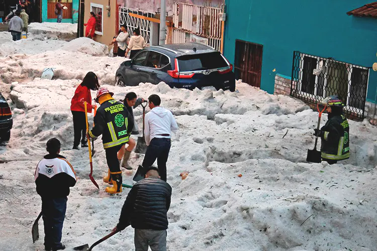Puebla sufre fuerte tormenta con granizo y vientos agresivos | Videos