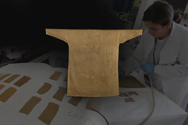 Expondrán túnicas de San Pedro y de San Juan en Museos Vaticanos