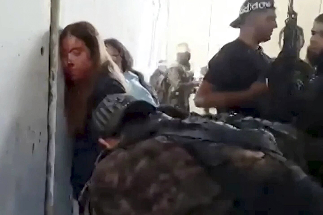 Divulgan video del secuestro de cinco mujeres soldados israelíes