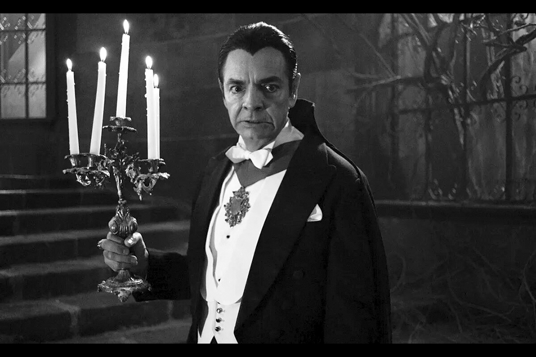 Eugenio Derbez será Drácula en serie inspirada en el filme de 1930