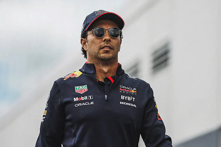 “Checo Pérez sobra en Red Bull…Todo lo hace Max”