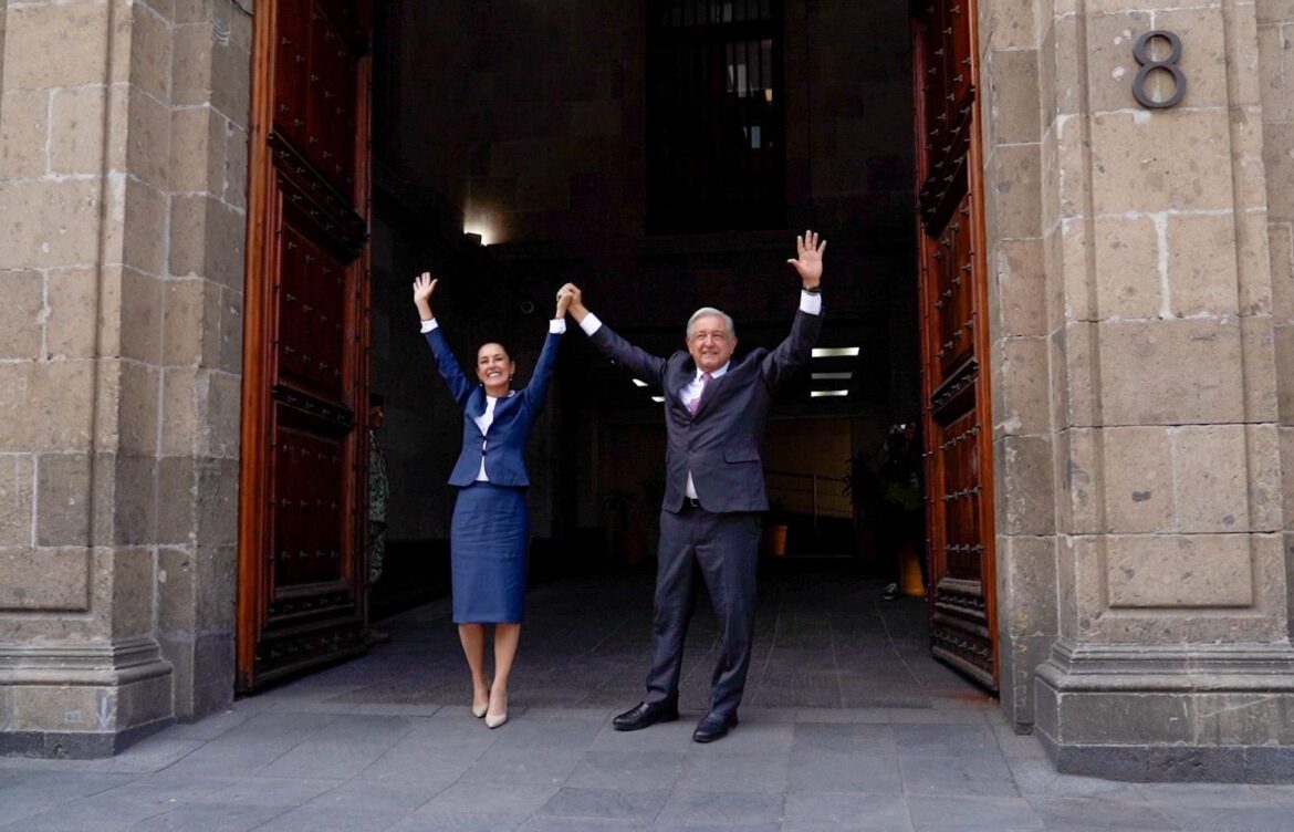 López Obrador y Claudia Sheinbaum se reúnen en Palacio Nacional