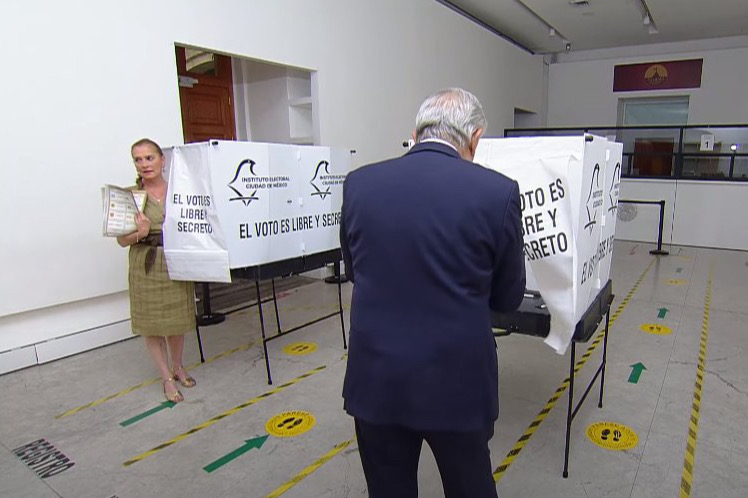 López Obrador vota en elecciones presidenciales 2024