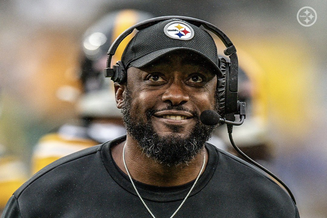 Steelers contrata por 3 años más al entrenador en jefe Mike Tomlin 