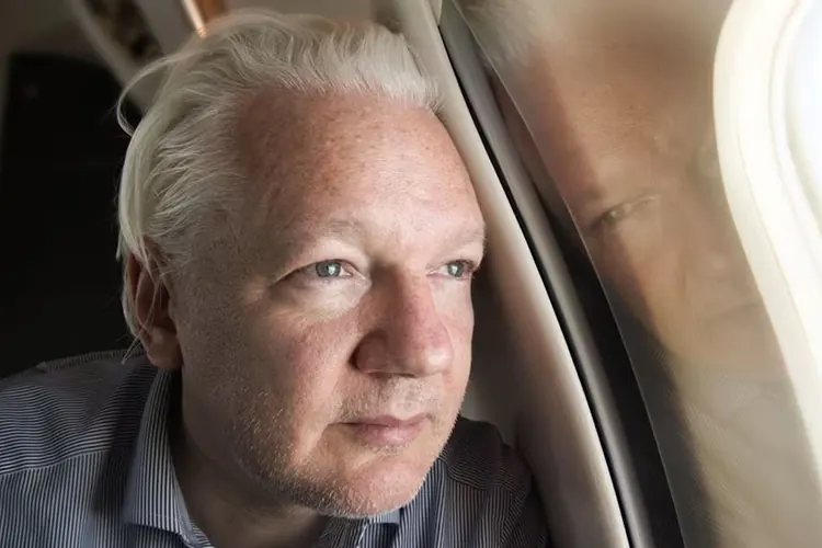 Encarcelar a Assange era como tener en prisión la libertad: AMLO