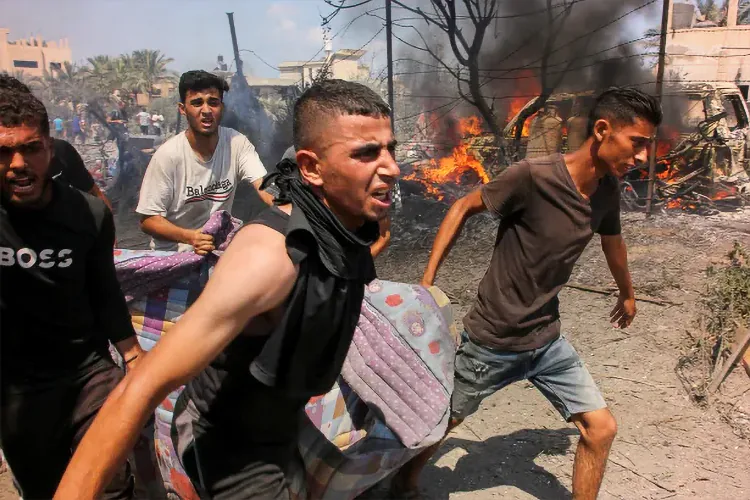 Ataque israelí deja unos 90 muertos y 300 heridos en “zona segura” al sur de Gaza
