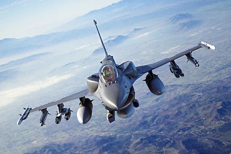 Noruega entregara a Ucrania seis cazas F-16 ante invasión rusa