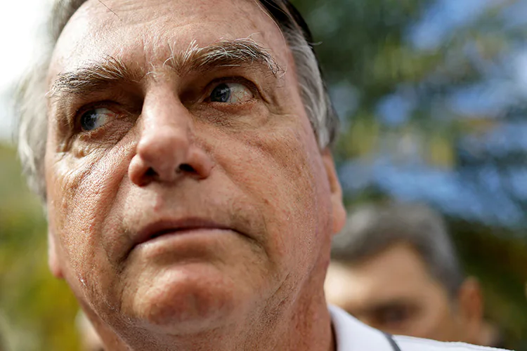 Acusan al expresidente Bolsonaro de venta ilegal de joyas