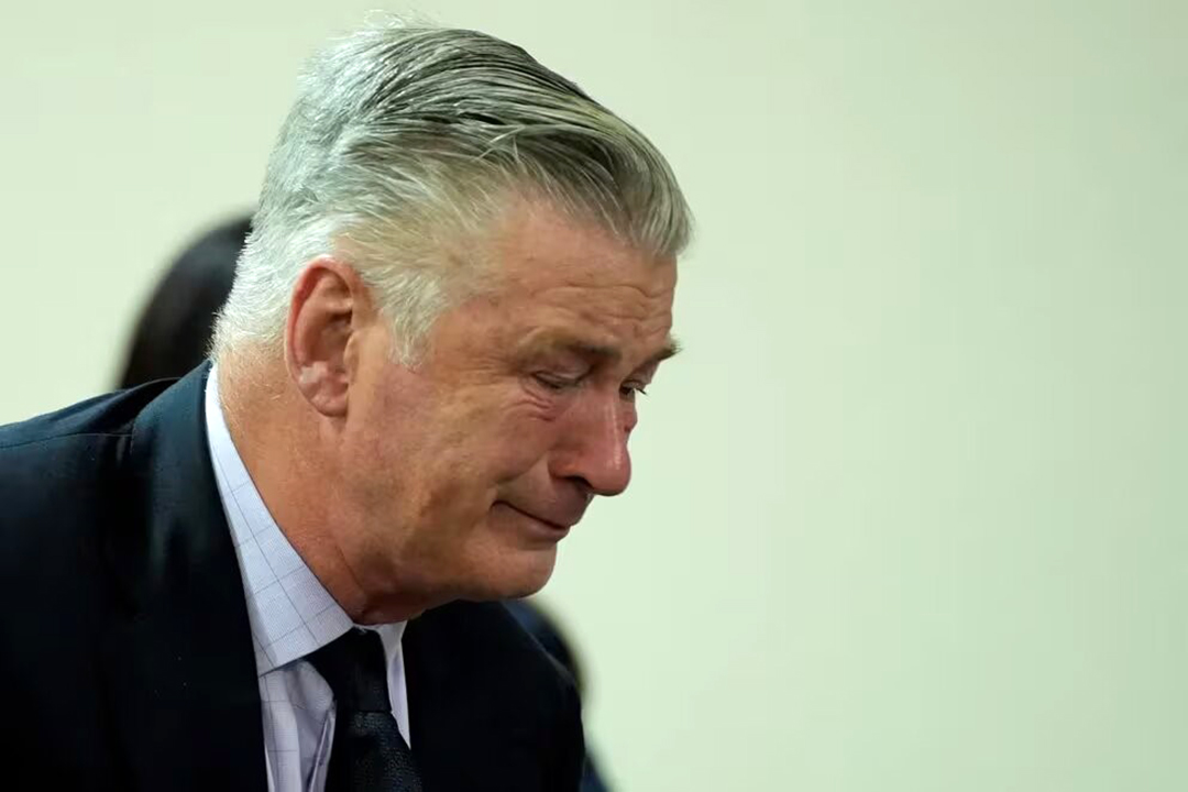 Anulan juicio contra Alec Baldwin por supresión de pruebas