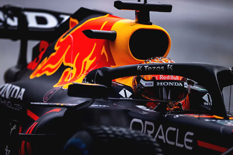 Red Bull le pide calma a Verstappen por fallas en el RB20