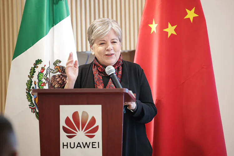 Pactan SRE y Huawei México apoyo tecnológico a mujeres empresarias indígenas