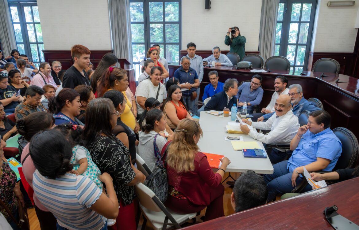 Brinda Ricardo Ahued atención directa a la ciudadanía