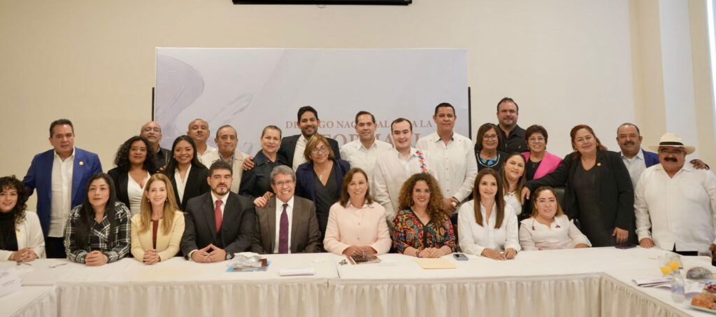 También lee:
AMLO: Abogado recién egresado es ángel, no gánster
Convoca Ayuntamiento a tramitar Cartilla del Servicio Militar Nacional
Mueren en Nigeria 7 alumnos tras derrumbe de una escuela; decenas permanecen bajo los escombros