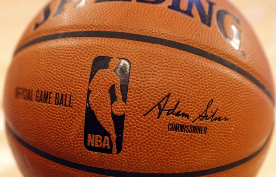 La NBA llega a un acuerdo con Amazon y no acepta la oferta de Warner Bros. Discovery