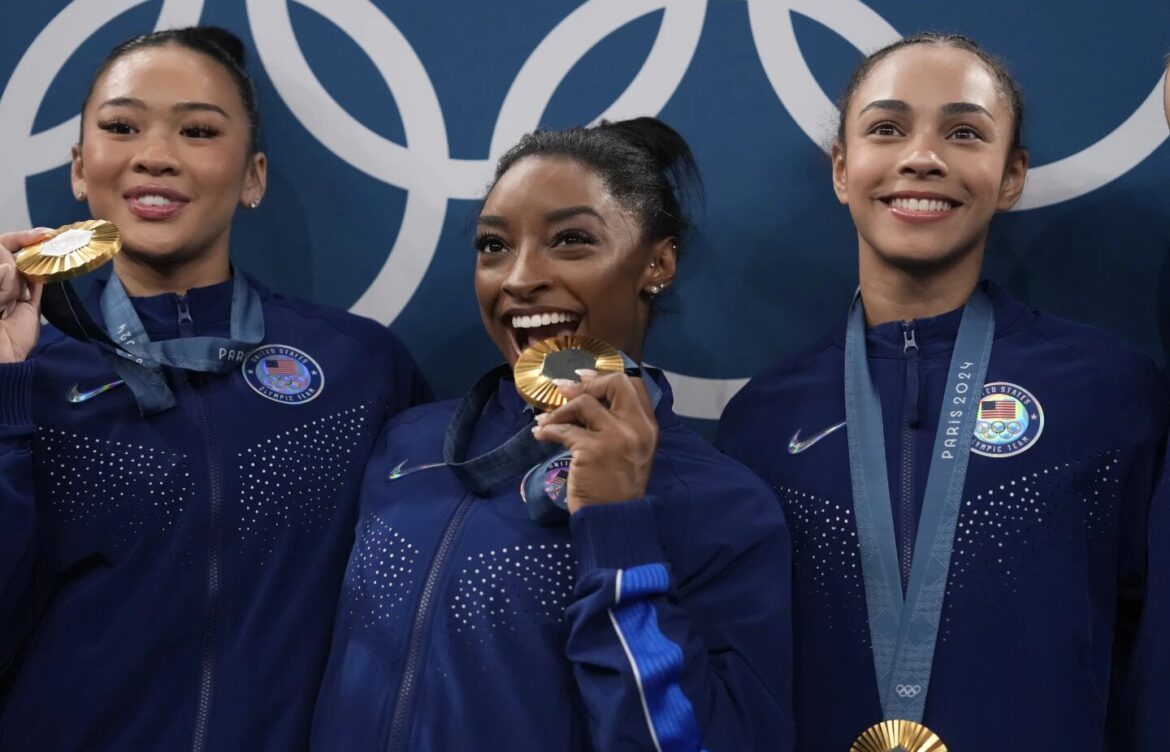 Simone Biles gana su primer oro en París 2024