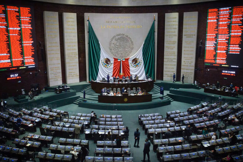 🔴 EN VIVO / Reunión Ordinaria de la Comisión de Puntos Constitucionaleshttps://t.co/qYJaWlq3iA— Cámara de Diputados (@Mx_Diputados) August 23, 2024