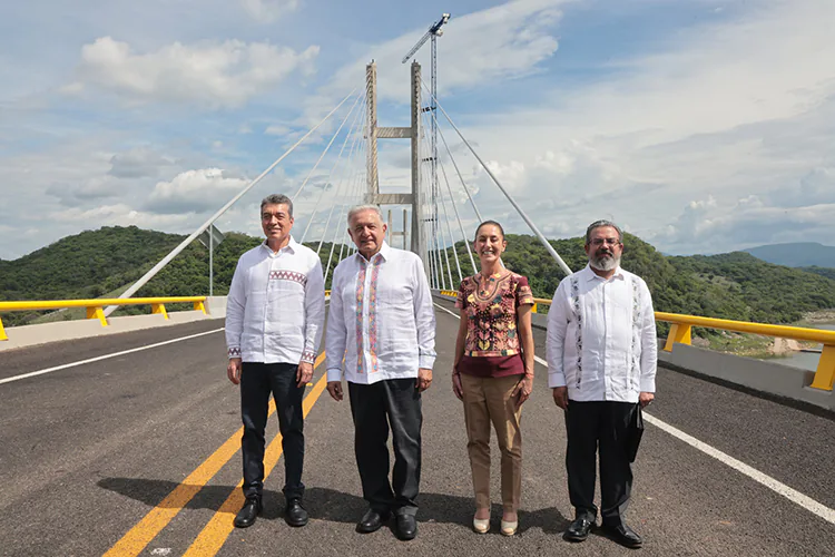 Inaugura AMLO puente La Concordia, en Chiapas