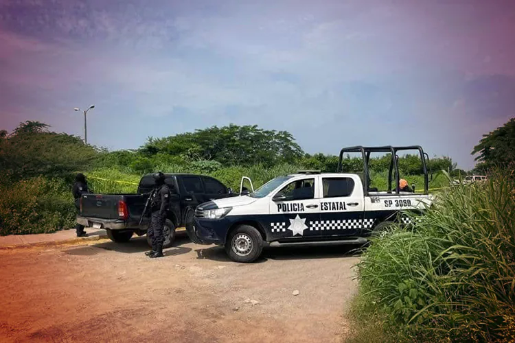 Hallan ambulancia en Omealca, Veracruz, con dos cadáveres