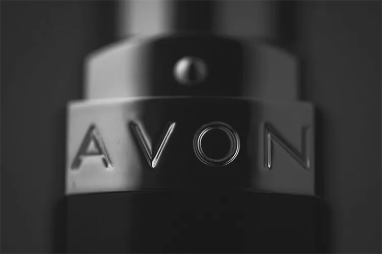 Avon se declara en bancarrota tras acusaciones de que su talco causa cáncer