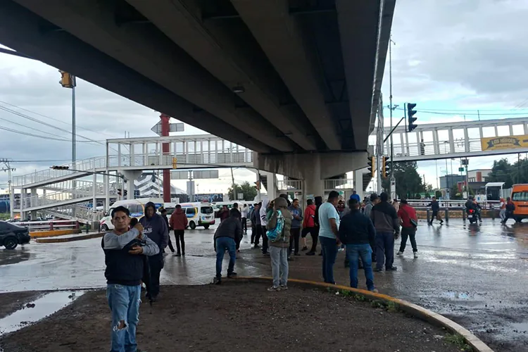 Transportistas desbloquean la México-Pachuca después de 15 horas