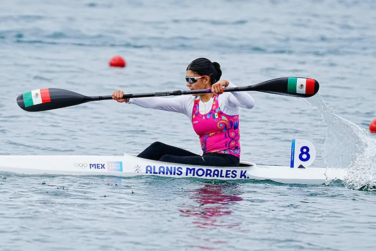 Beatriz Briones y Karina Alanís pasan a las semis de canotaje de París 2024