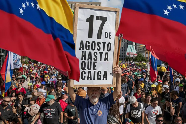 Marchan miles en Caracas, Venezuela contra el régimen de Nicolás Maduro