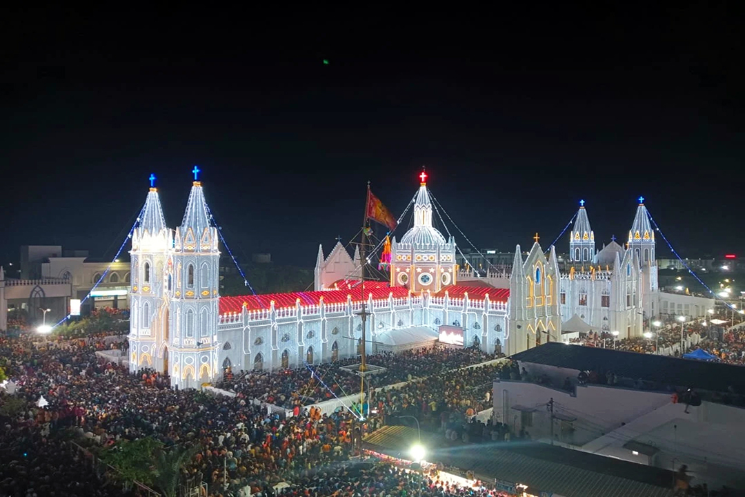 Vaticano confirma apariciones de la Virgen María en la India