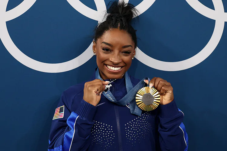 Duelo de gigantes: Simone Biles gana el oro ante la aguerrida Rebeca Andrade