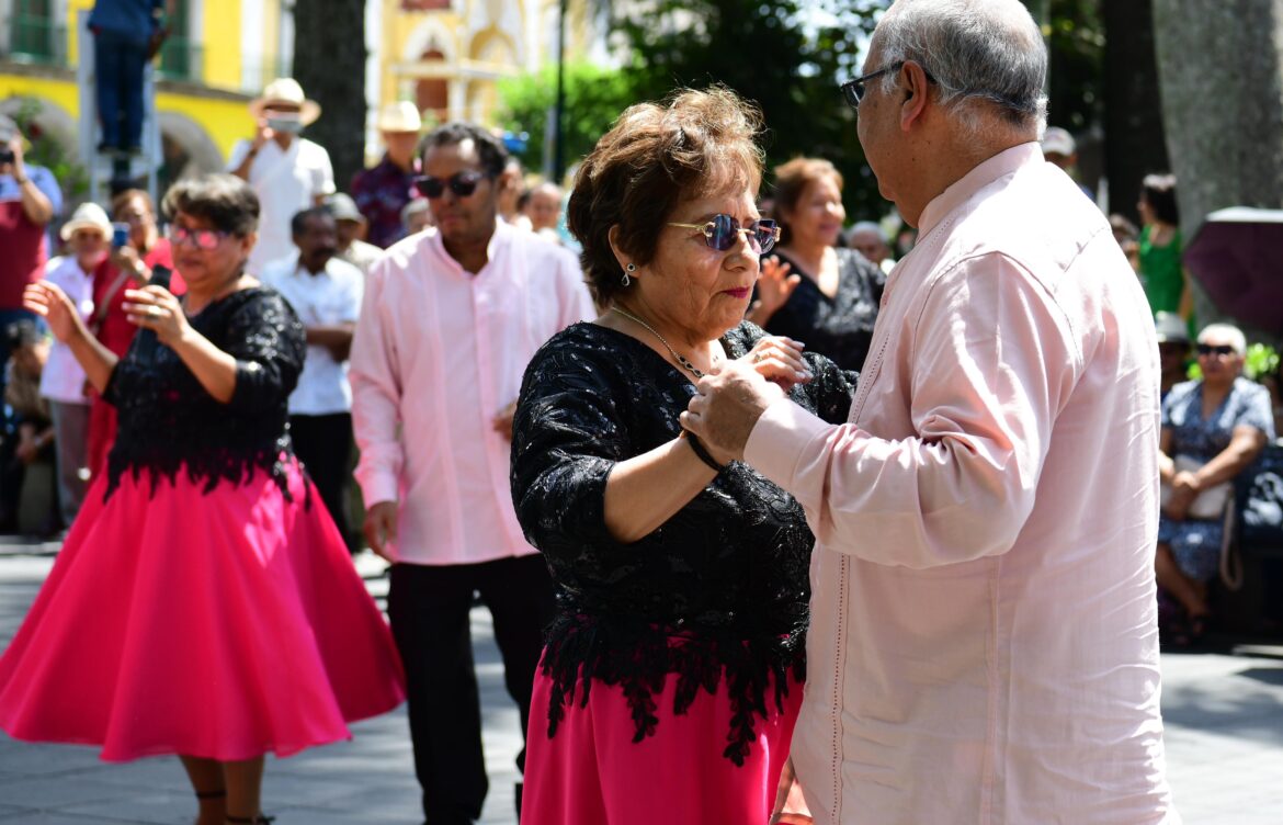 Continúa Festival Danzoneando en Xalapa