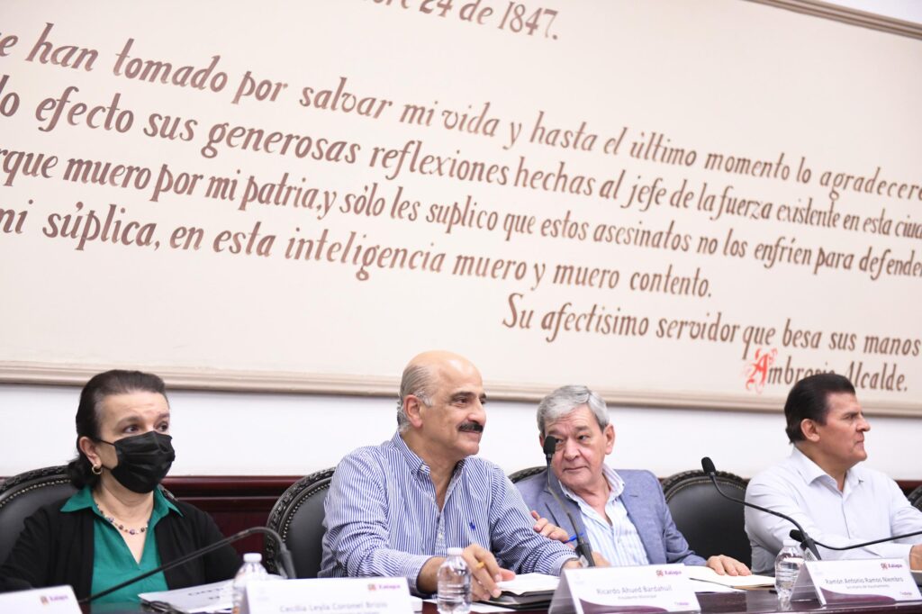 prueba Cabildo modificaciones presupuestales a programas de obra Xalapa, Ver.- Modificaciones presupuestales a diversos programas de inversión de obra pública ejercicio fiscal 2024, aprobaron los integrantes del Cabildo, en Sesión Ordinaria celebrada este lunes. En primer término, se autorizaron modificaciones presupuestales al Programa General de Inversión (PGI) de Obras y Acciones del Fondo de Aportaciones para el Fortalecimiento de los Municipios y Demarcaciones Territoriales del Distrito Federal (Fortamun-DF), ejercicio 2024. También, se avalaron modificaciones presupuestales al PGI de Obras y Acciones del fondo Recursos Fiscales 2024 y del Subsidio Sefiplan ejercicio fiscal 2024. Además, se aprobó el Informe del Estado de la Obra Pública de junio de 2024, así como los estados financieros del mismo mes para su Glosa Preventiva y remisión al Congreso del Estado. Asimismo, las y los regidores autorizaron la modificación del Acuerdo de Cabildo 75, del 14 de marzo del presente año, y aprobaron las actas de las sesiones de Cabildo Ordinaria y Abierta del 26 de junio y Extraordinaria del 8 de julio, todas del presente año. Finalmente, se presentó el Informe de Actividades de la Secretaría del Ayuntamiento correspondiente a junio de 2024.