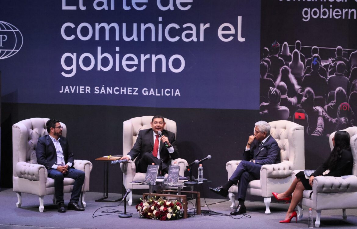 Alejandro Armenta destaca la comunicación como clave en la gobernanza durante presentación de libro