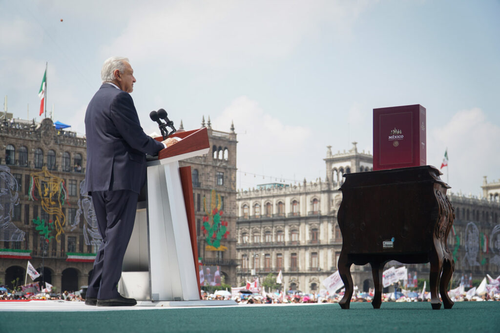 6° Informe de Gobierno, desde el Zócalo de la Ciudad de México https://t.co/gIDBCV6i7F— Andrés Manuel (@lopezobrador_) September 1, 2024