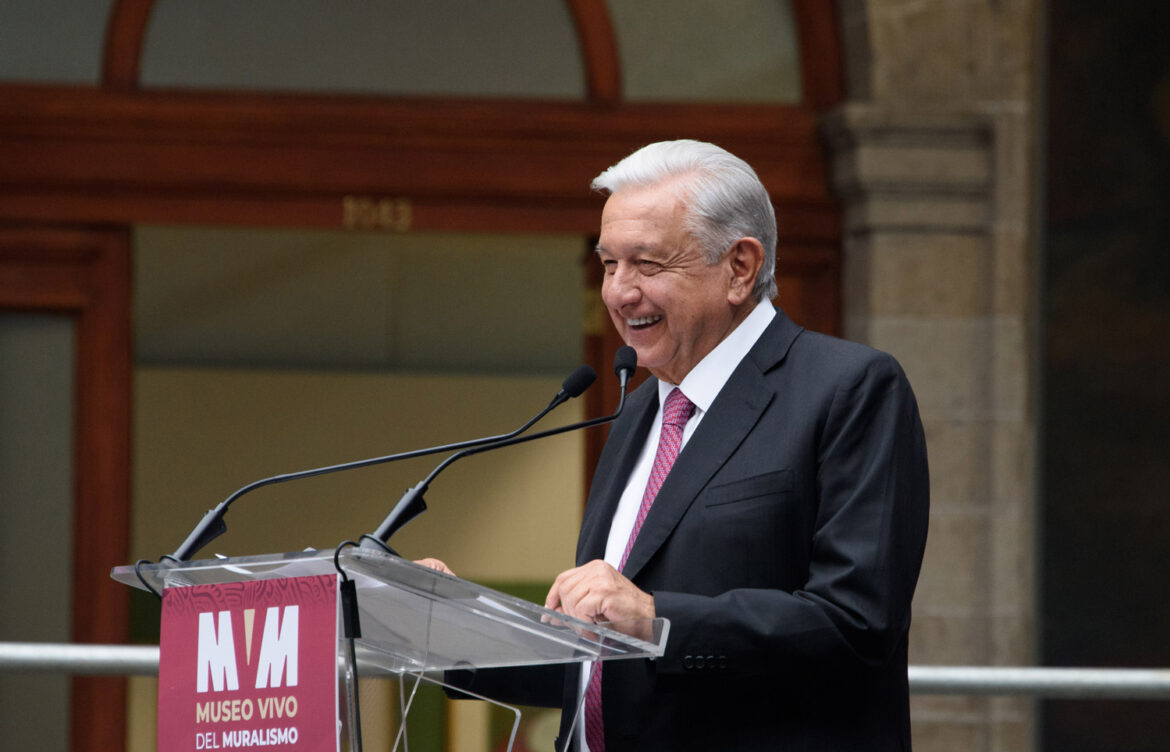 AMLO inaugura Museo Vivo del Muralismo en sede de la SEP