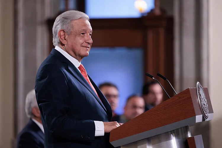 Se ha sancionado a 15 mil 461 funcionarios del Gobierno federal, informa AMLO