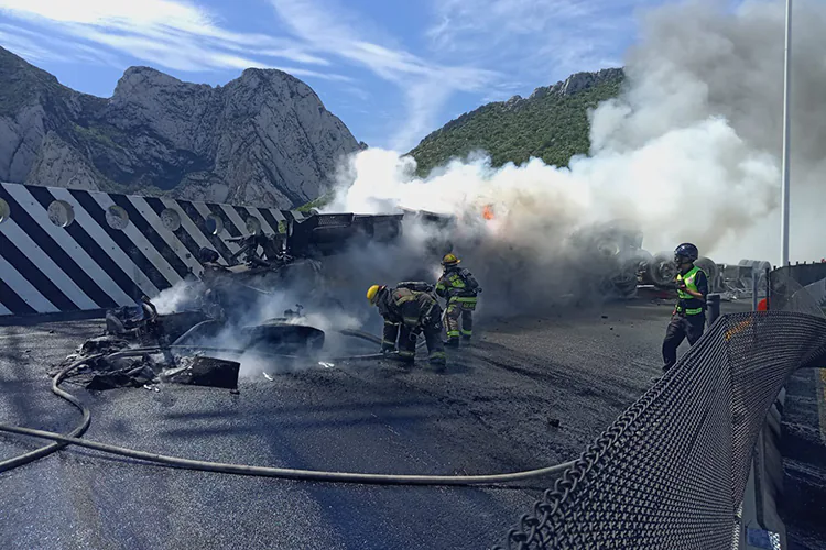 Accidente en autopista a Saltillo deja 4 muertos y 2 heridos | Video