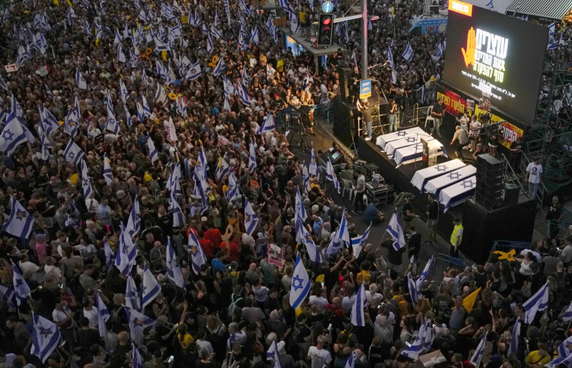 Manifestantes toman Tel Aviv pidiendo una tregua en Gaza