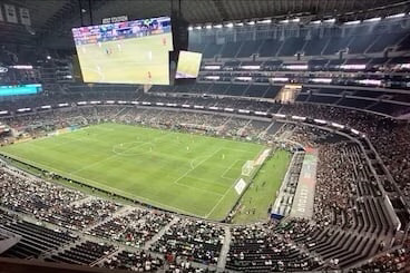 La afición vuelve a abandonar a la selección mexicana 