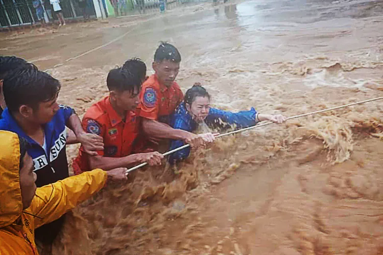 Tifón Yagi suma 127 muertos; miles en Vietnam abandonan sus hogares | Videos