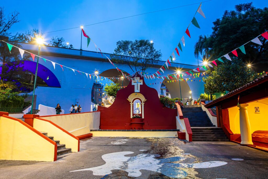 Así se vivió la Noche Mexicana en el Barrio Mágico de Xallitic, donde la Orquesta Pauta Nueva y el dúo Ricardo y Gema Juárez, conocidos como “Almas del Falsete”, ofrecieron al público un repertorio de música popular. Una velada que resaltó la riqueza cultural y musical. pic.twitter.com/L9JyX2Y05z— Ricardo Ahued Bardahuil (@ahuedricardo) September 14, 2024