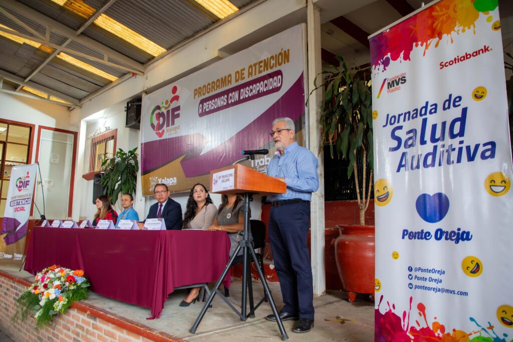 Reconocemos el esfuerzo, disciplina y dedicación de las y los egresados de la Generación 2020-2024 con excelencia académica de la Benemérita Escuela Normal Veracruzana “Enrique C. Rébsamen”, a quienes entregamos las medallas “Manuel R. Gutiérrez” y al “Mérito Académico”. pic.twitter.com/zPRR8xo7Io— Ricardo Ahued Bardahuil (@ahuedricardo) September 26, 2024