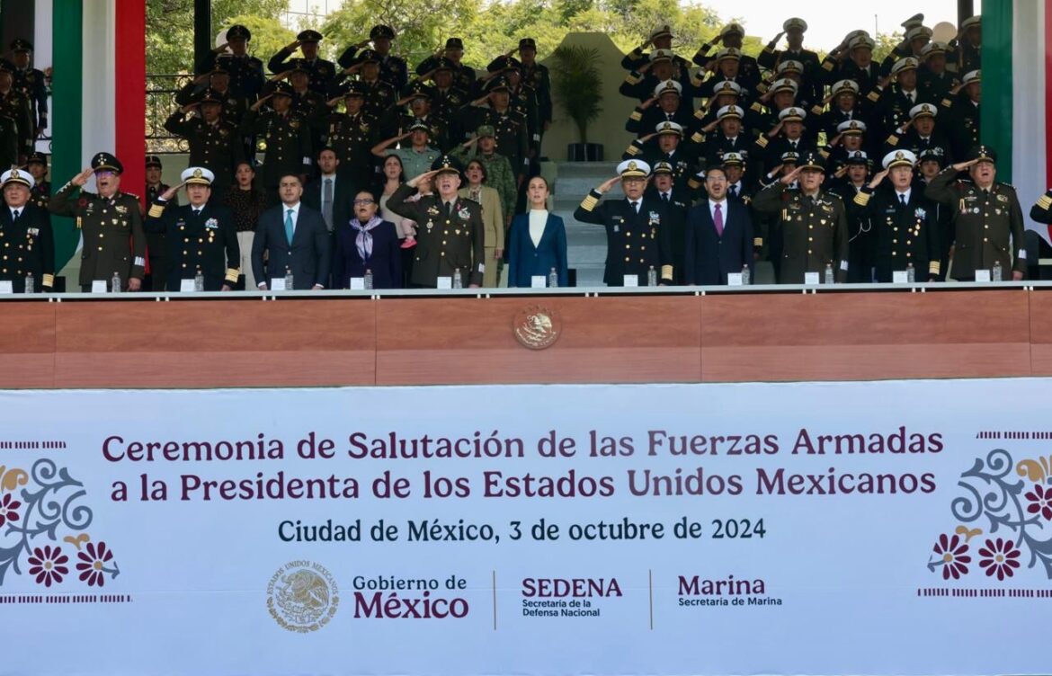 Claudia Sheinbaum Pardo recibe salutación de las Fuerzas Armadas mexicanas