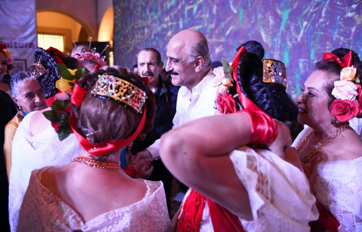 Ayuntamiento festeja 60 años del Conjunto Folklórico Veracruz