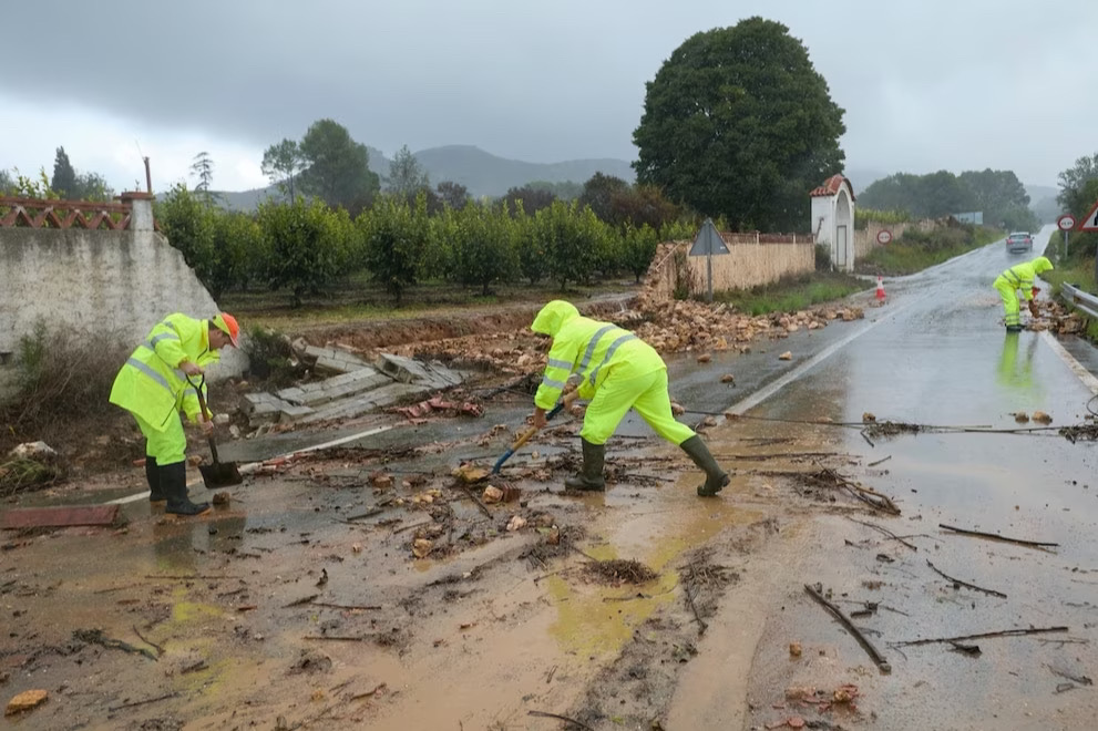 DANA España: carreteras cortadas, fuertes lluvias e incluso tornados