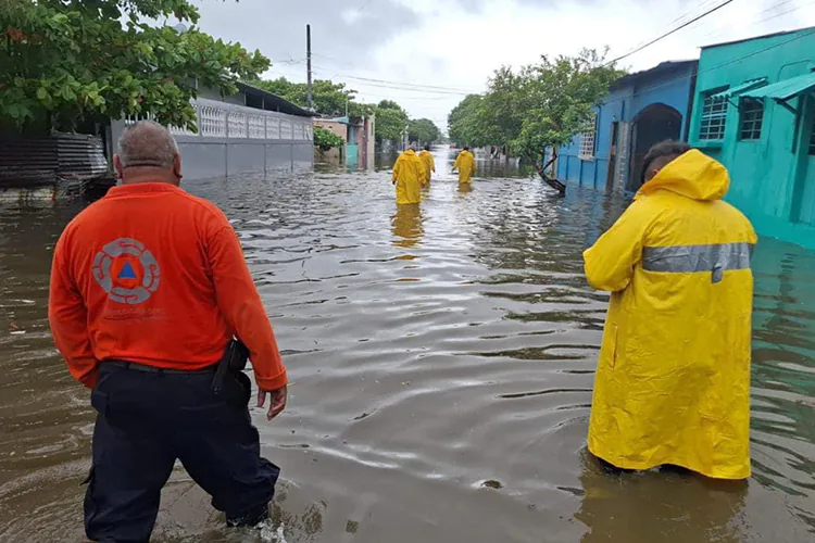 Nadine provoca severas inundaciones en Veracruz y Tabasco