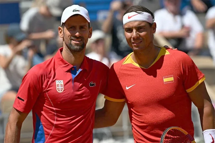 Tras anuncio del retiro de Rafael Nadal, Novak Djokovic y Roger Federer rinden tributo