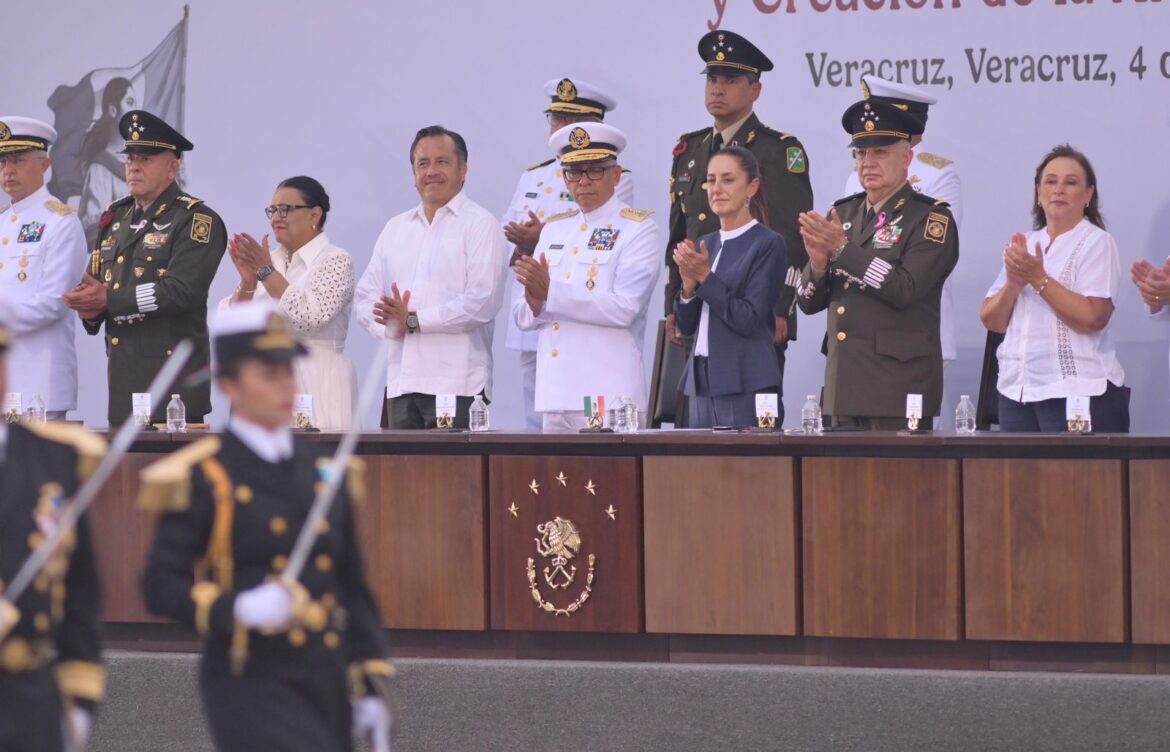 Rocío Nahle acompaña a Claudia Sheinbaum en el Aniversario de la Armada de México